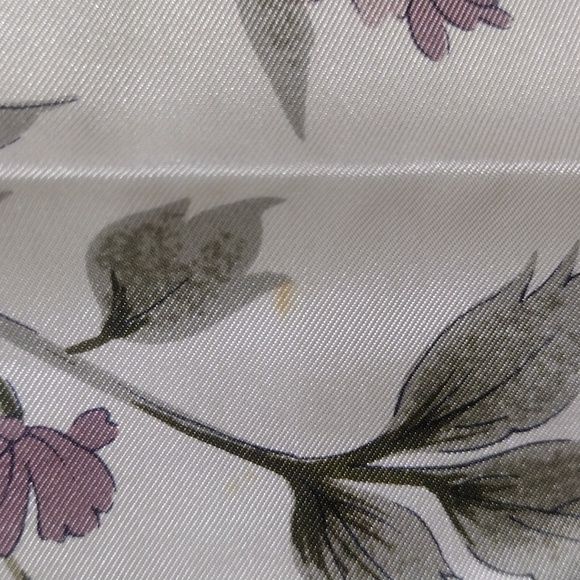 Pierre Cardin 💯% Silk Floral Print Luxury Scarf – 30x30-In Women’s Accessories - Picture 11 of 13